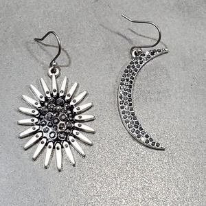 Lucky Brand Jeweled Sun And Moon Jewled Earrings New!!!!